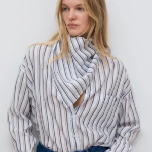 Pañuelo Estela de la firma The New Society