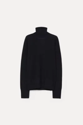 Jersey de lana de punto liso de cuello alto de la firma Pomandère