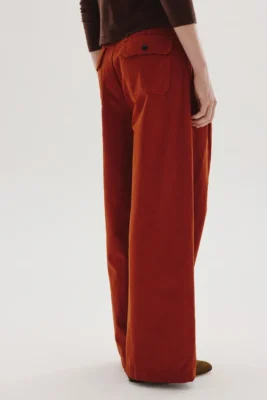 Pantalones de pierna ancha en broca de algodón cepillado de la firma Pomandère